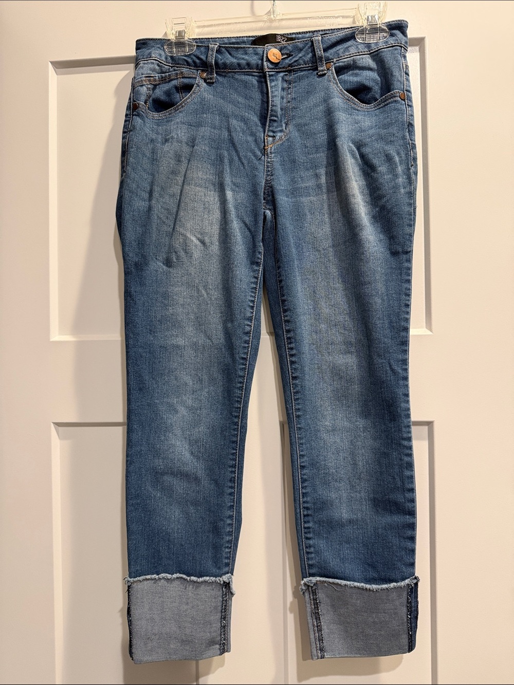 1822 Denim Taylor Mid-Blue Cropped Cuffed Jeans Size 4